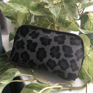 🐆 Coach Make-up Bag 🐆